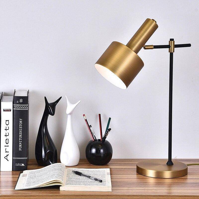 Lampe de bureau design à LED avec abat-jour style géométrique