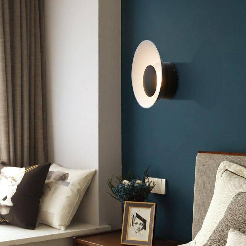 Applique murale design à LED avec coupe en métal coloré Loft