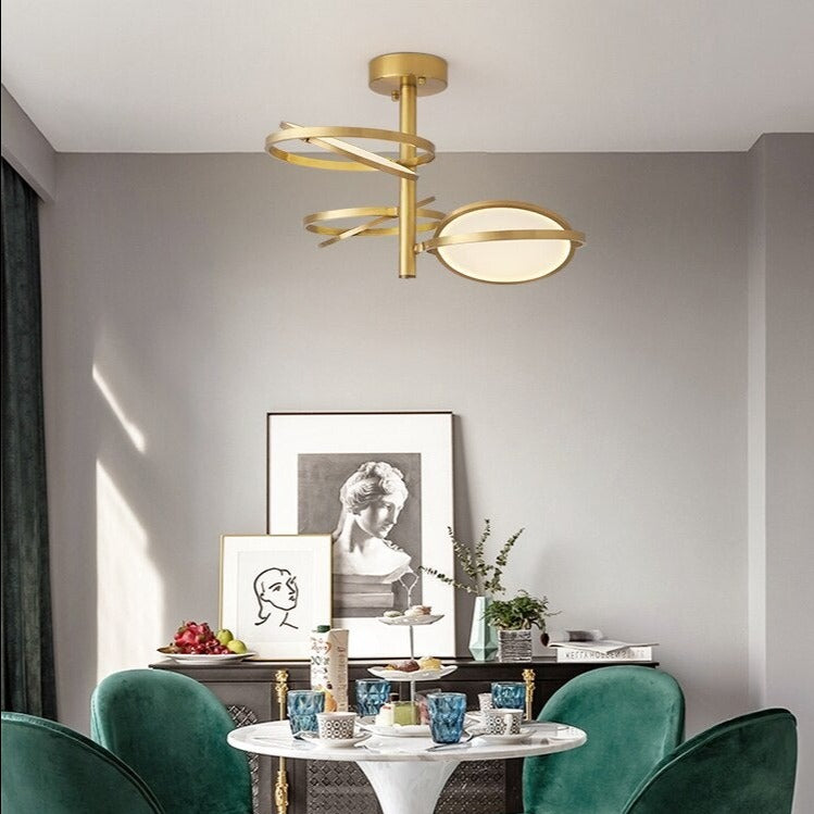 Lustre design en métal doré avec lampe arrondie Skalla