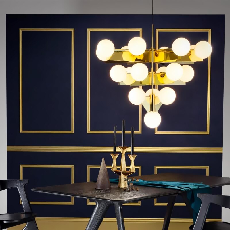 Lustre moderne pyramidale doré avec globes en verre luxury Ariana