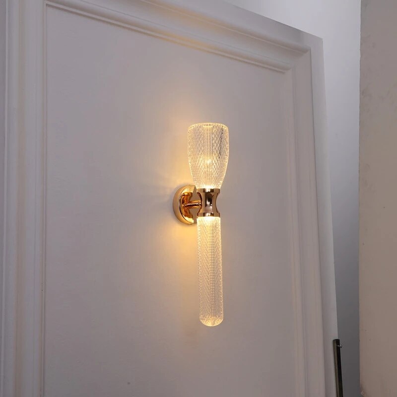 Applique murale moderne LED en verre et détails dorés Ursa