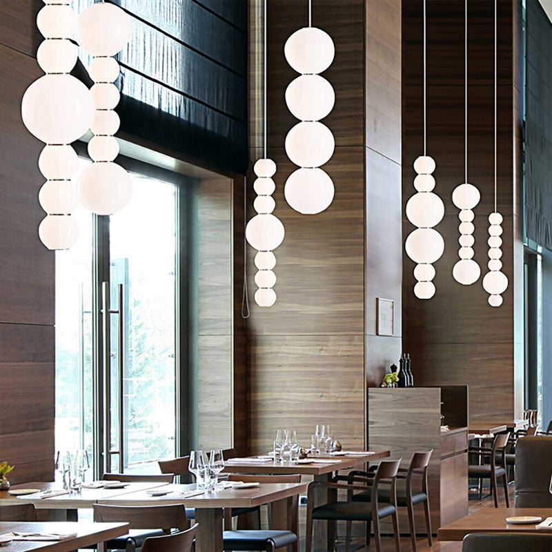Suspension moderne LED avec perles lumineuses Julene
