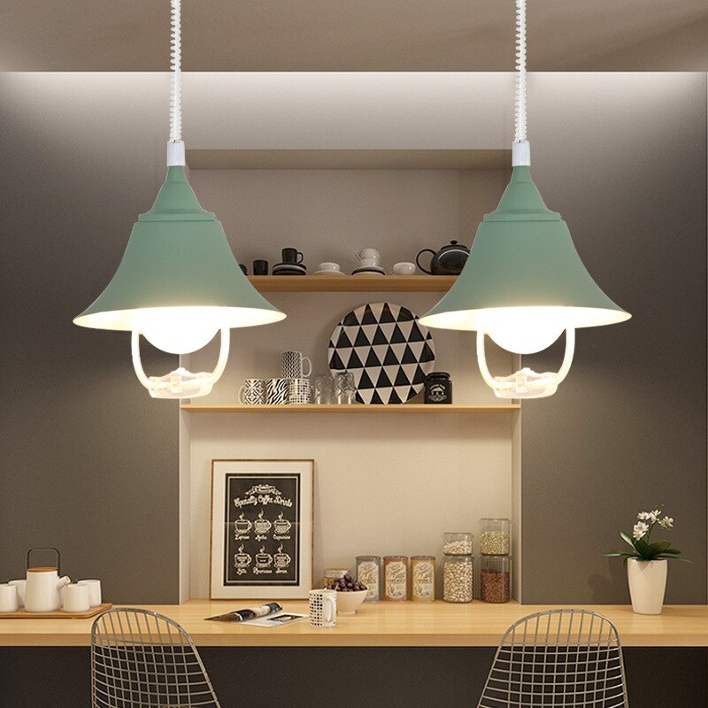 Suspension industrielle abat-jour conique arrondi et coloré Chione