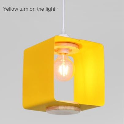 Suspension moderne avec abat-jour rectangulaire coloré Besley