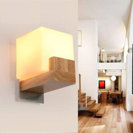 Applique murale LED en bois cubique
