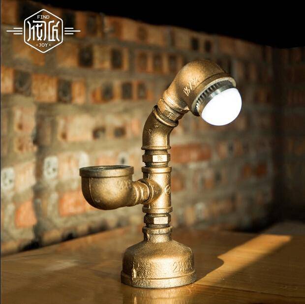 Lampe de chevet ou bureau en forme de tuyaux Retro