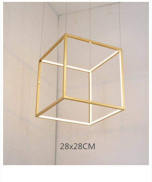 Suspension design à LED en forme de branches de cube dorée