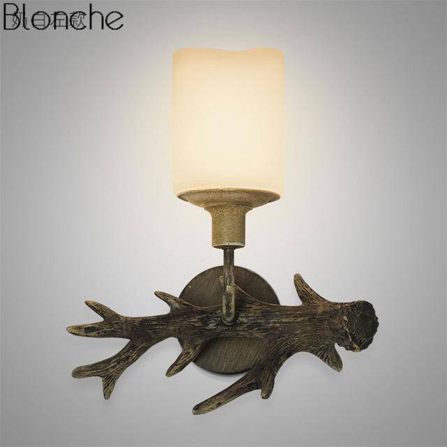 Applique murale LED cornes de cerf en bois et abat-jour en verre