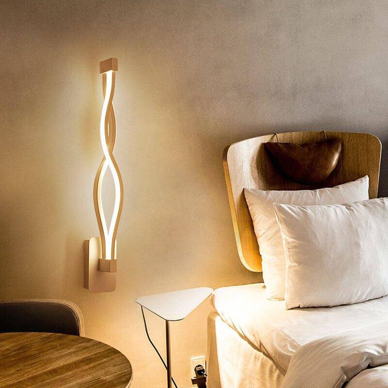Applique murale design LED avec courbes en métal Sconce
