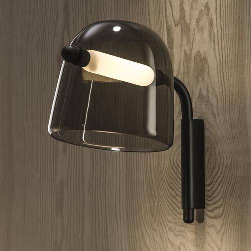 Applique murale design à LED avec abat-jour en verre fumé
