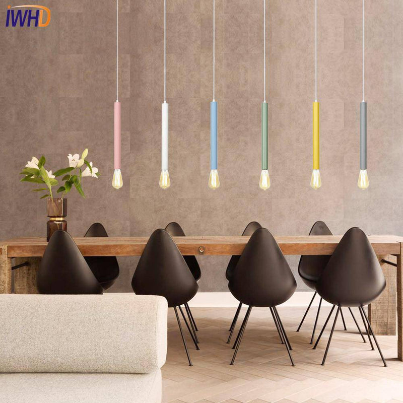 Suspension LED cylindre coloré avec lampe apparente