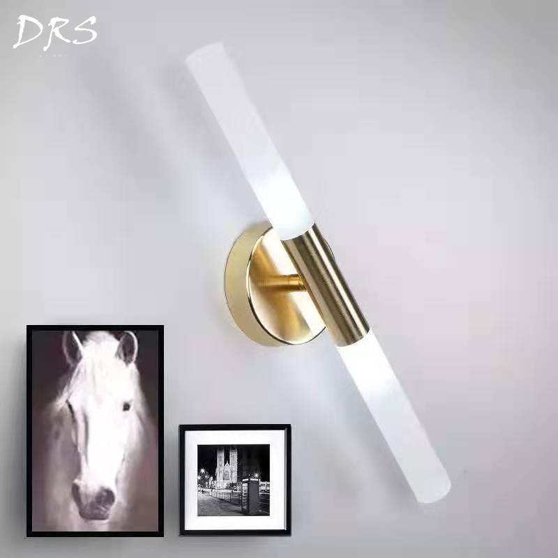 Applique murale dorée cylindrique à LED Vanity