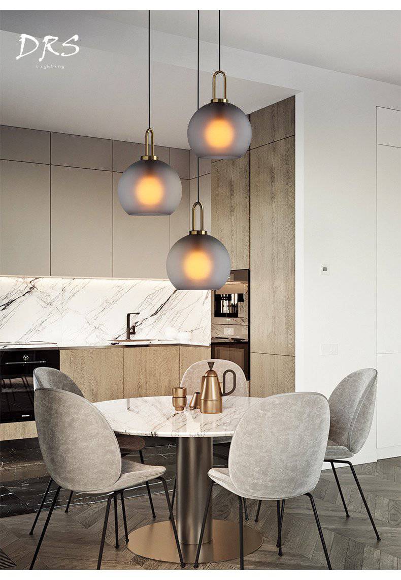 Suspension design boule en verre Room