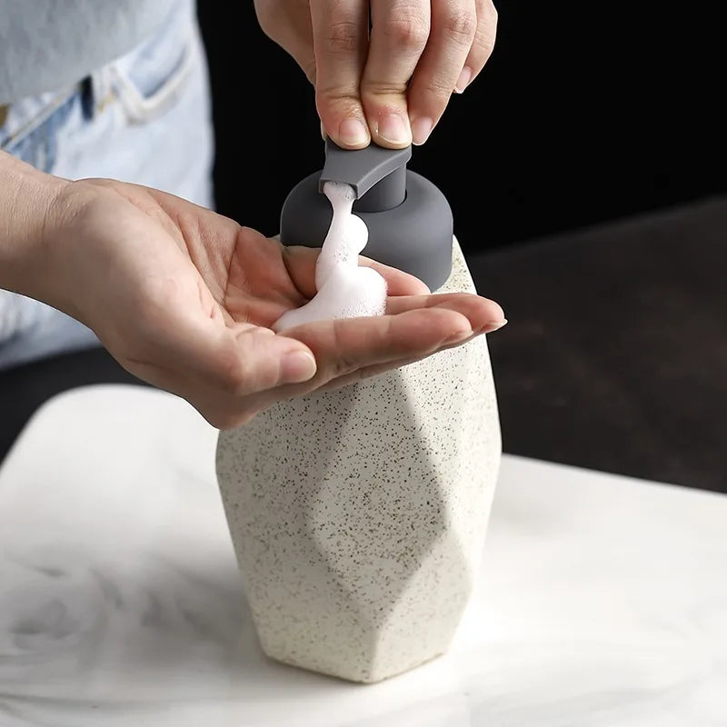distributeur de savon en céramique mousse pressante pour salle de bain - vue 3 sur 18