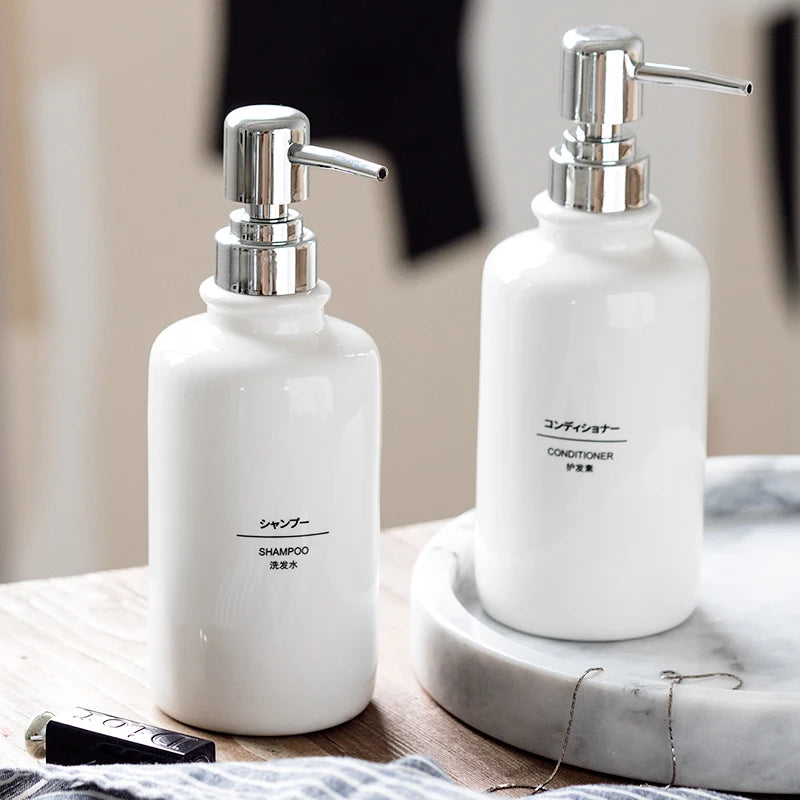 accessoires de salle de bain en céramique blanche design nordique - vue 3 sur 10