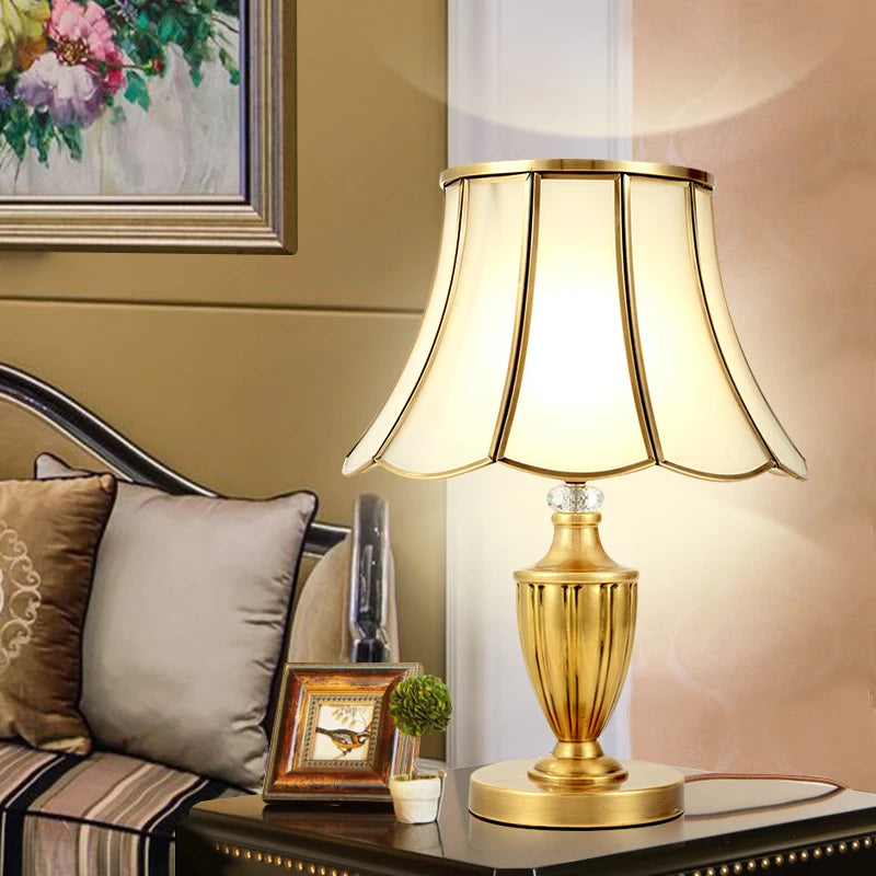 lampadaire en verre et cuivre pour intérieur élégant - vue 4 sur 8