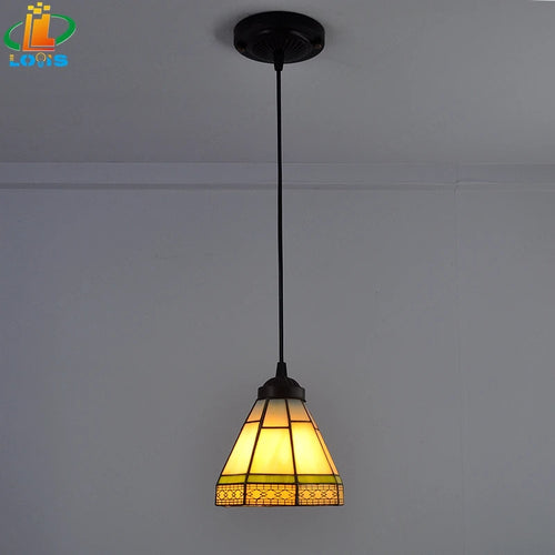 lustre en verre style tiffany pour décoration intérieure élégante
