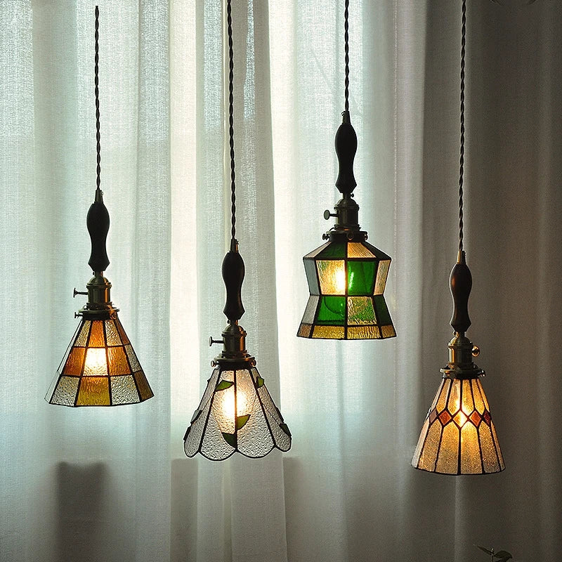petit lustre nordique en cuivre avec verre coloré