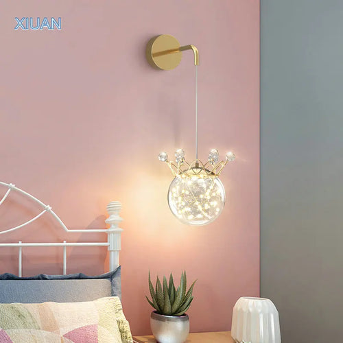applique murale en forme de couronne de cristal avec gypsophile