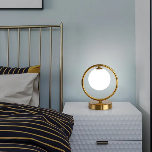 Lampe à poser dorée à led boule en verre - vue 7 sur 8
