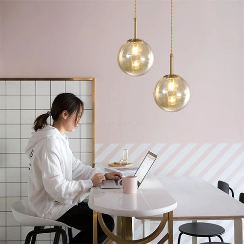 simplistic modern design glass LED pendant light - vue 3 sur 12