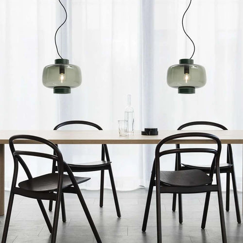 lustre unique design vitrail pour un intérieur élégant