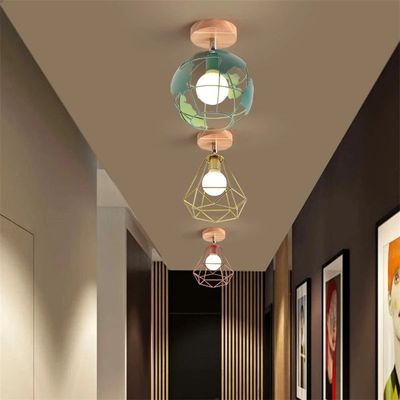 plafonnier led nordique moderne simple en fer triangle - vue 7 sur 18