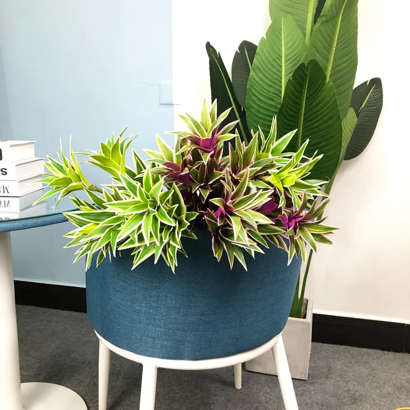 Large artificial lily branches with realistic foliage for decoration - vue 6 sur 8