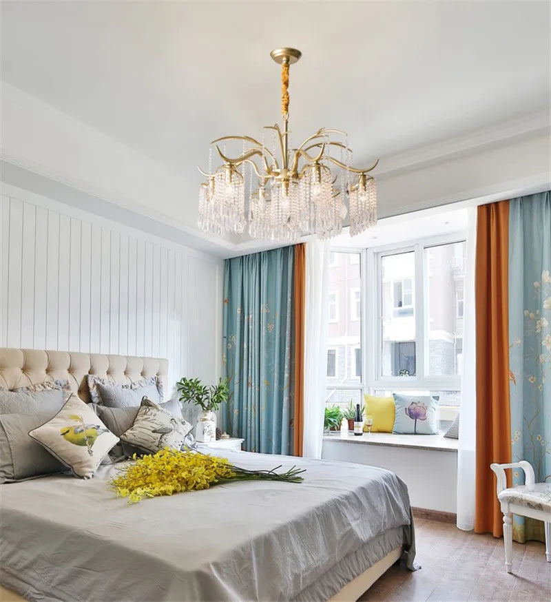 lustre suspendu en cristal et métal doré élégant - vue 5 sur 9