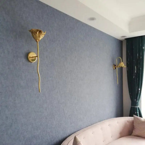 applique murale antique en laiton avec motif lotus décoratif - vue 7 sur 8