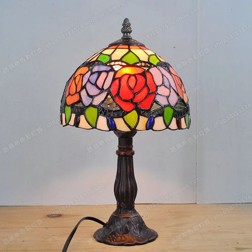 lampe à poser en verre style tiffany avec fleurs décoratives - vue 3 sur 6