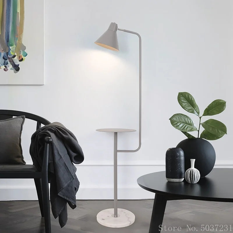 lampadaire en fer moderne avec base en marbre élégant - vue 4 sur 10