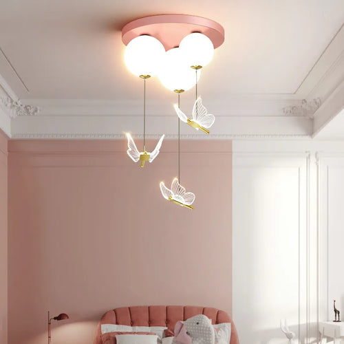 Plafonnier simple et moderne avec boule papillon romantique - vue 2 sur 9