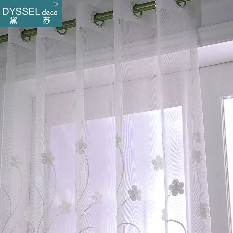 Rideau tulle brodé floral festonné style américain salon