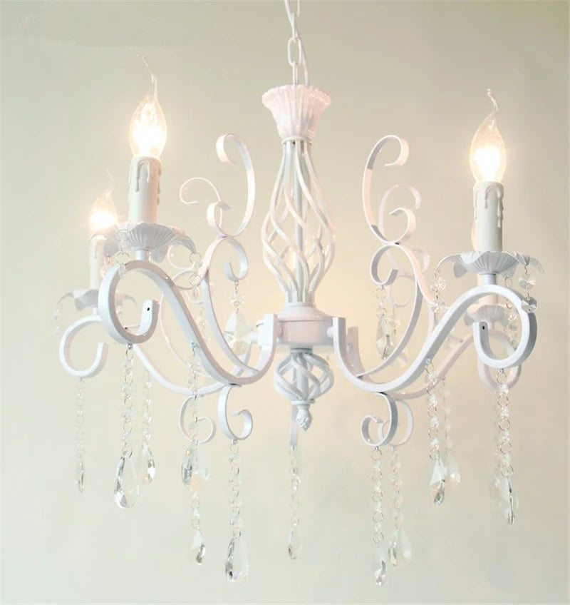 lustre vintage en cristal et fer forgé pour un éclairage élégant