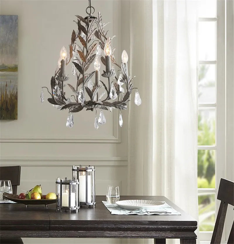 lustre vintage en fer forgé et cristal pour un éclairage rétro - vue 5 sur 8
