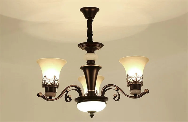 lustre vintage en métal noir avec abat-jour en verre dépoli - vue 8 sur 11