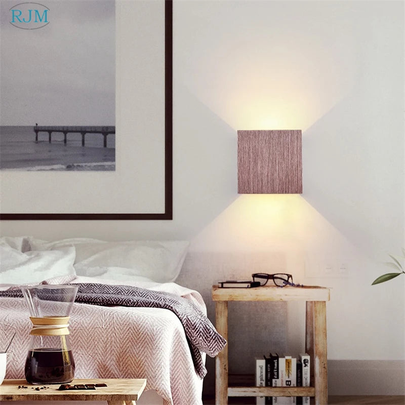 applique murale led carrée en aluminium design minimaliste et créatif - vue 4 sur 9