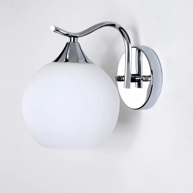 Applique murale chromée et boule LED moderne créative