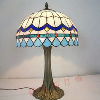 lampe de chevet style tiffany en lucite pour intérieur moderne