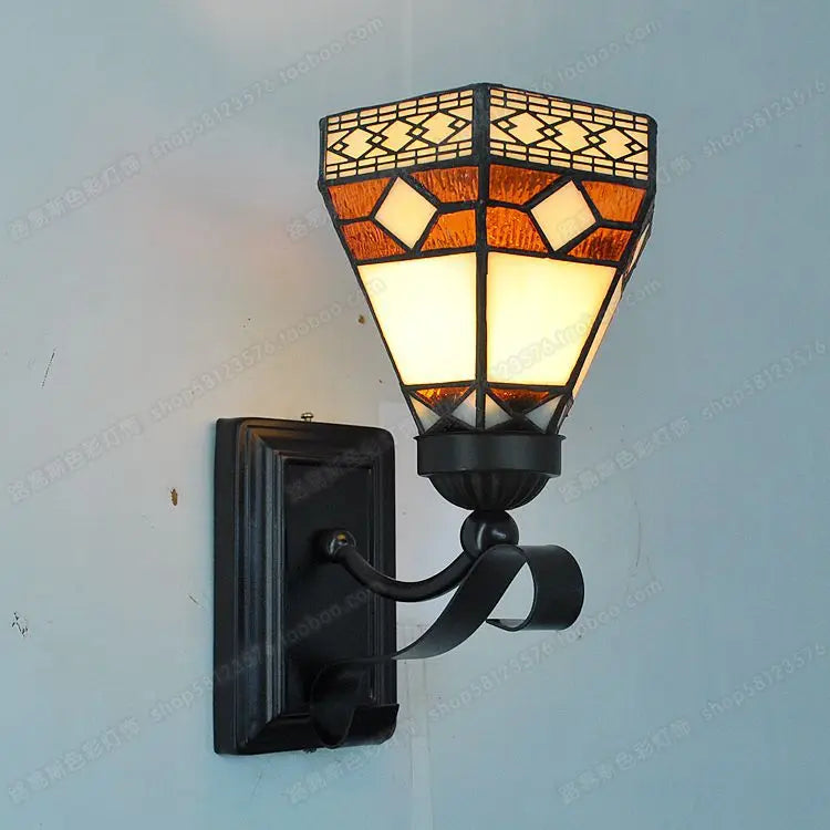 Retro minimalist Tiffany glass and copper table lamp for European decor - vue 3 sur 11
