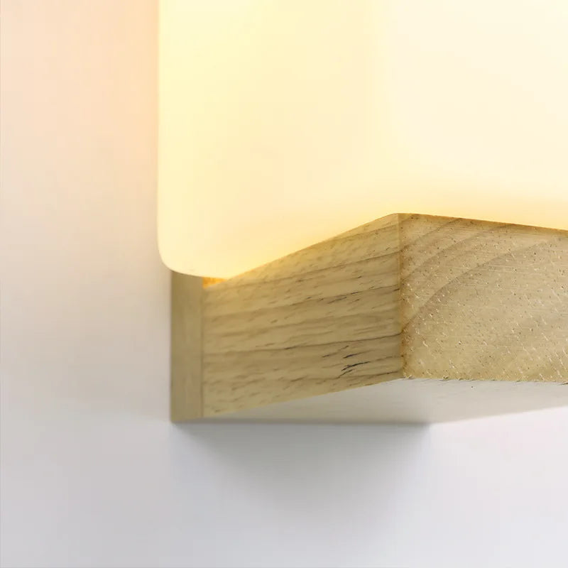 applique murale moderne en bois avec veilleuse et abat-jour dépoli - vue 6 sur 7