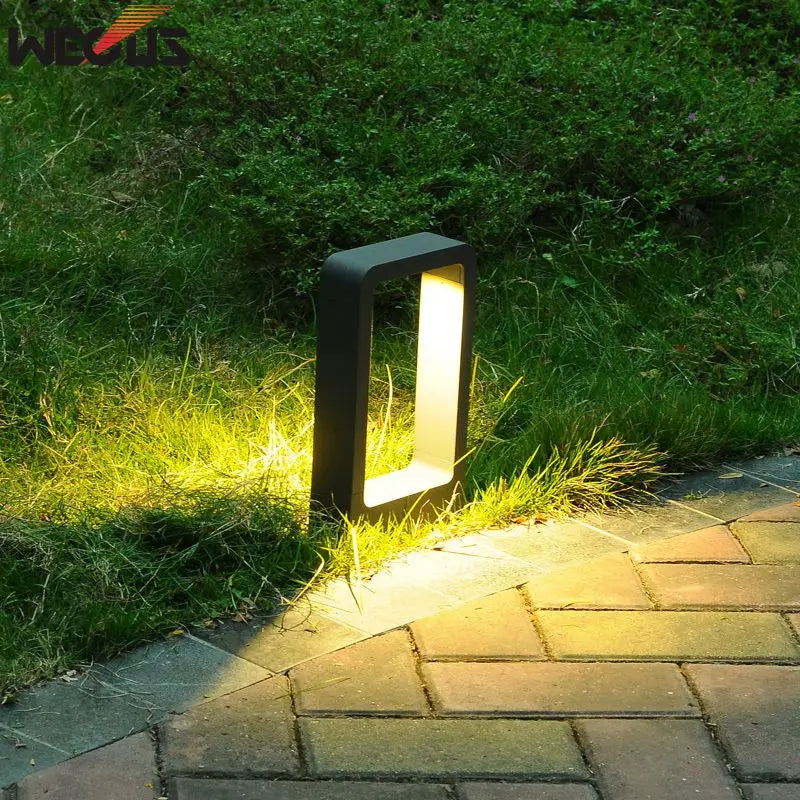 Waterproof outdoor LED lamp for garden and pathway lighting - vue 4 sur 7