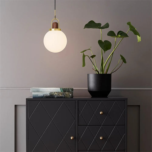 Nordic glass pendant light in minimalist style for modern interiors - vue 10 sur 10