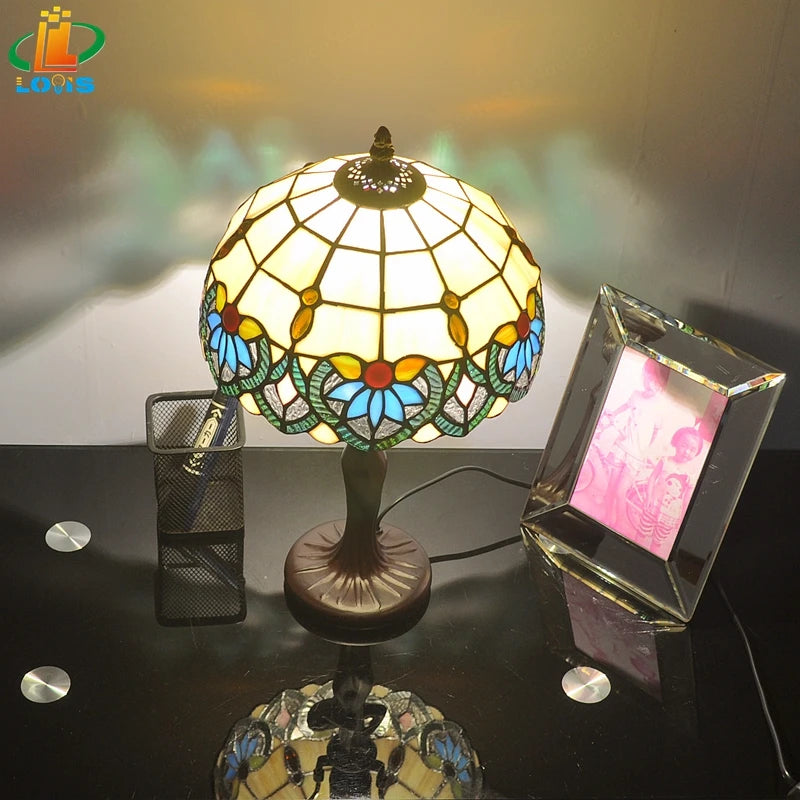 lampe à poser style tiffany en verre teinté pour restaurant et café - vue 4 sur 9