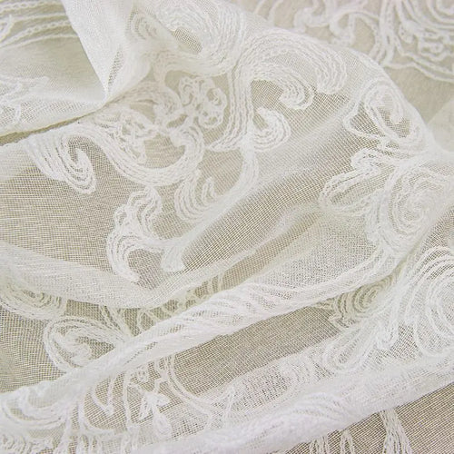 Voilage motif floral brodé ondulé style américain salon