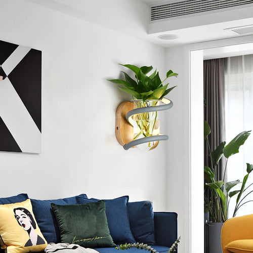 Applique murale nordique en bois avec plante verte - vue 3 sur 9