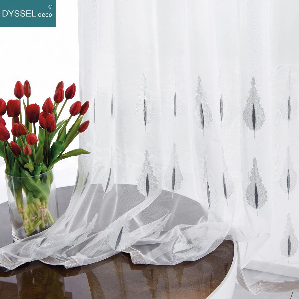 Voilage tulle brodé fleurs style moderne salon - vue 4 sur 8