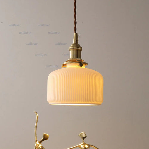 Suspension rétro en laiton doré et abat-jour céramique Kali