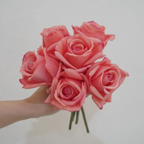 Realistic artificial rose bouquets for versatile decorations - vue 13 sur 12
